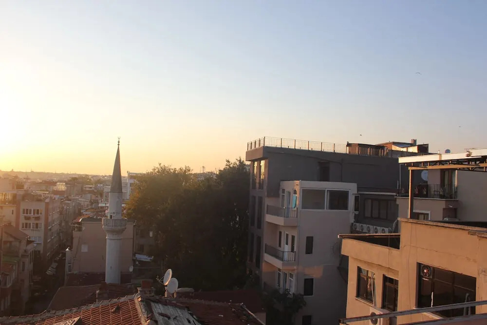 Alf Hotel