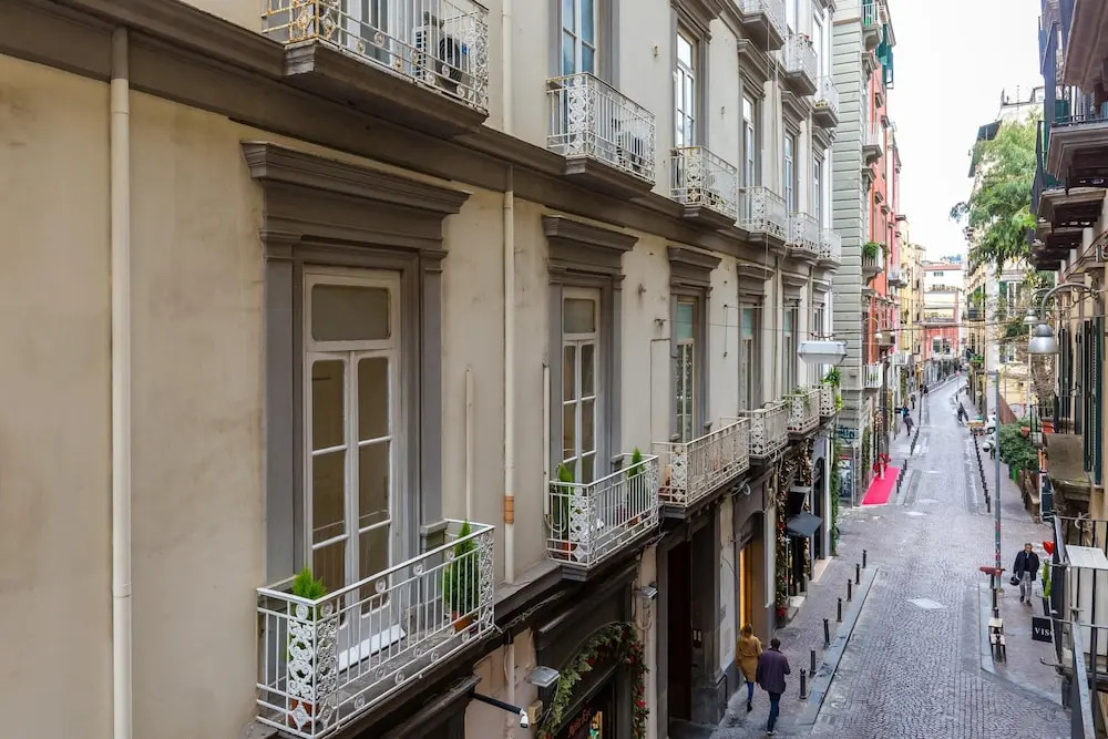 Partenope in Naples With 1 Bedrooms and 1 Bathrooms