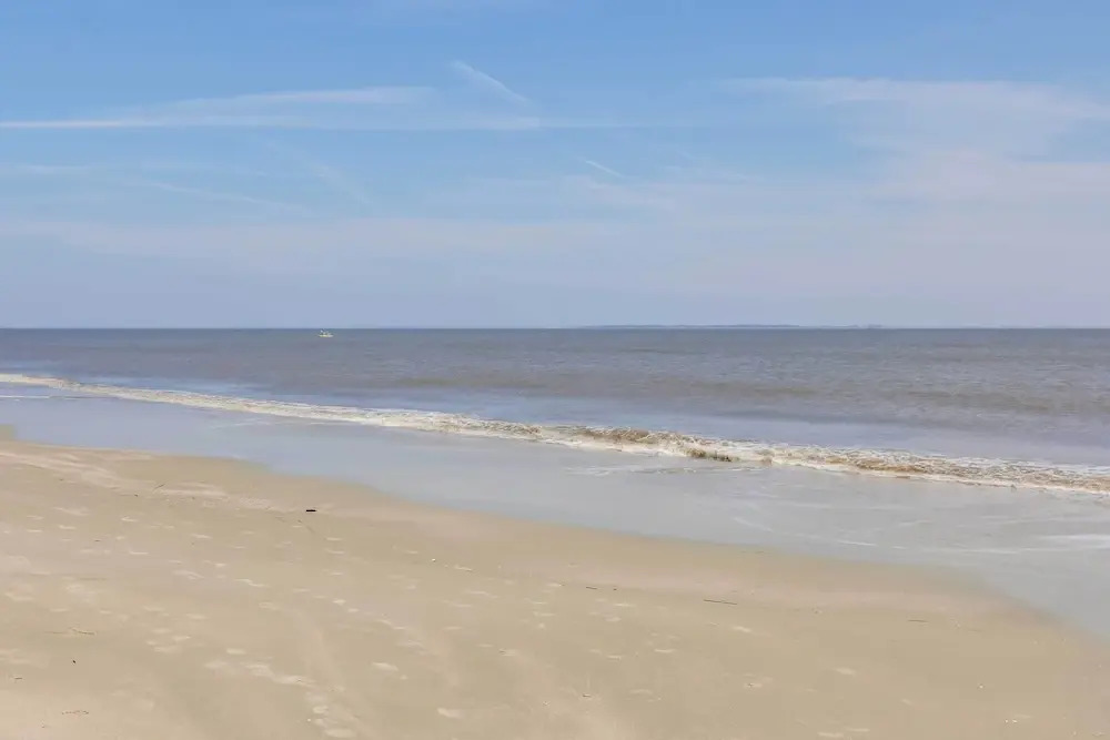 Oceanfront Condo in Harbor Island Community!