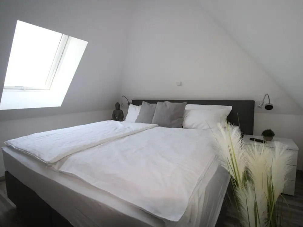 Haus Seeblick Modern Retreat