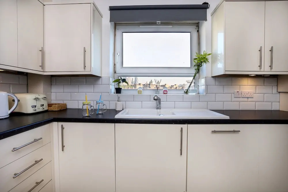 Newly Renovated 2 Bed in Stylish Southwark
