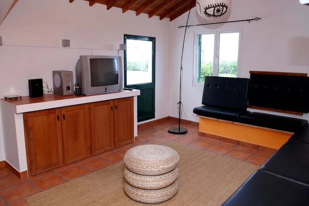 Casa da Uva-Mosteiros Vineyards House-Heated swimming-pool