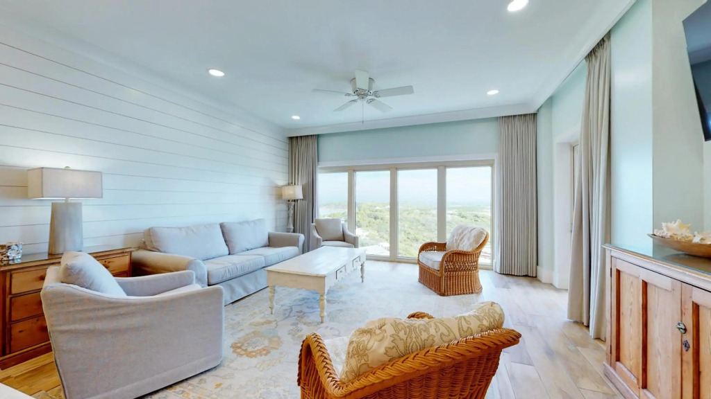 Beach Manor 1005