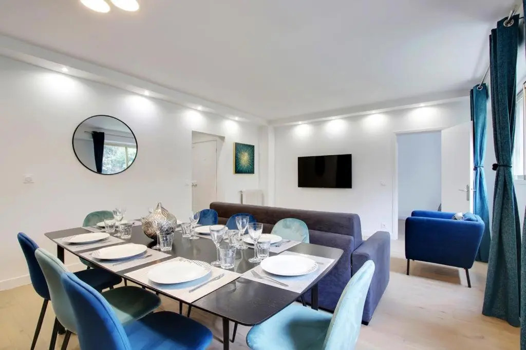 Trocadero/ Eiffel Tower - 3 Bedrooms- All New!