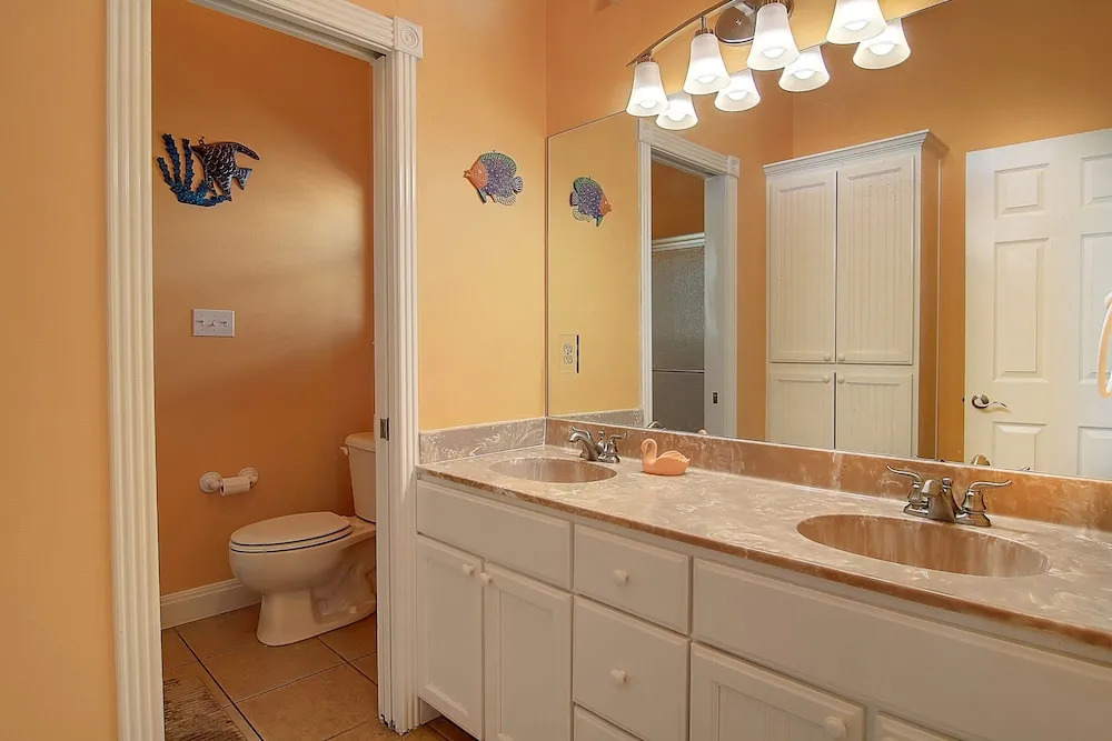 Tropical Niche 3 Bedroom Home by Redawning