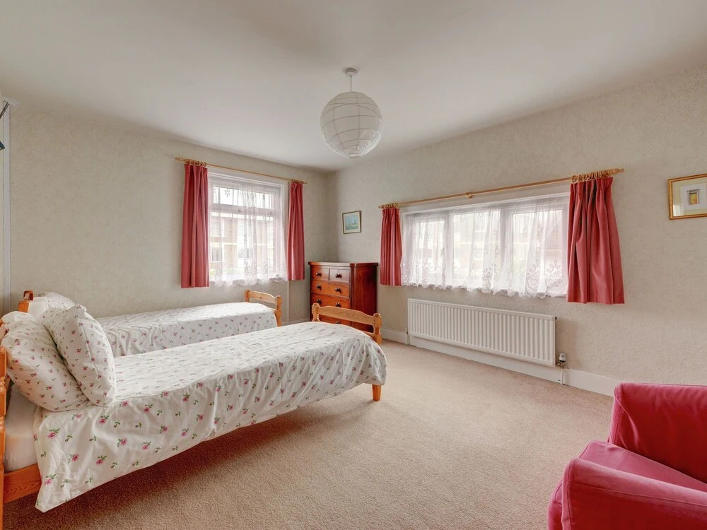 Calm Holiday Home in Broadstairs Kent with BBQ