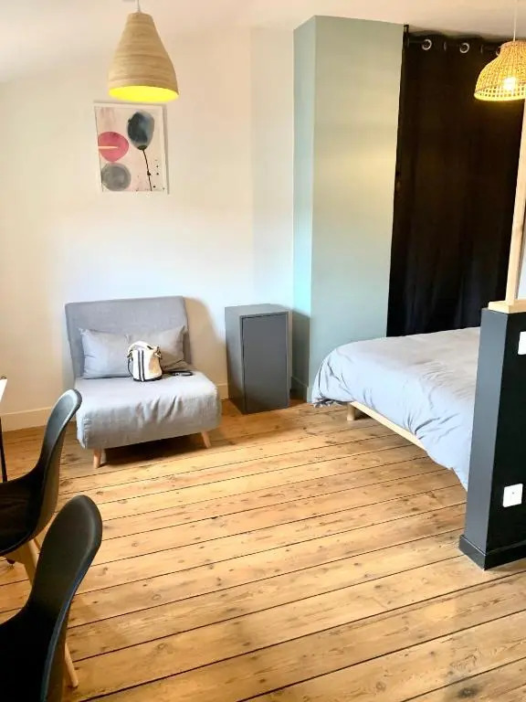 LE DUMON 6 - Studio NEUF CALME - WiFi - GARE 200m