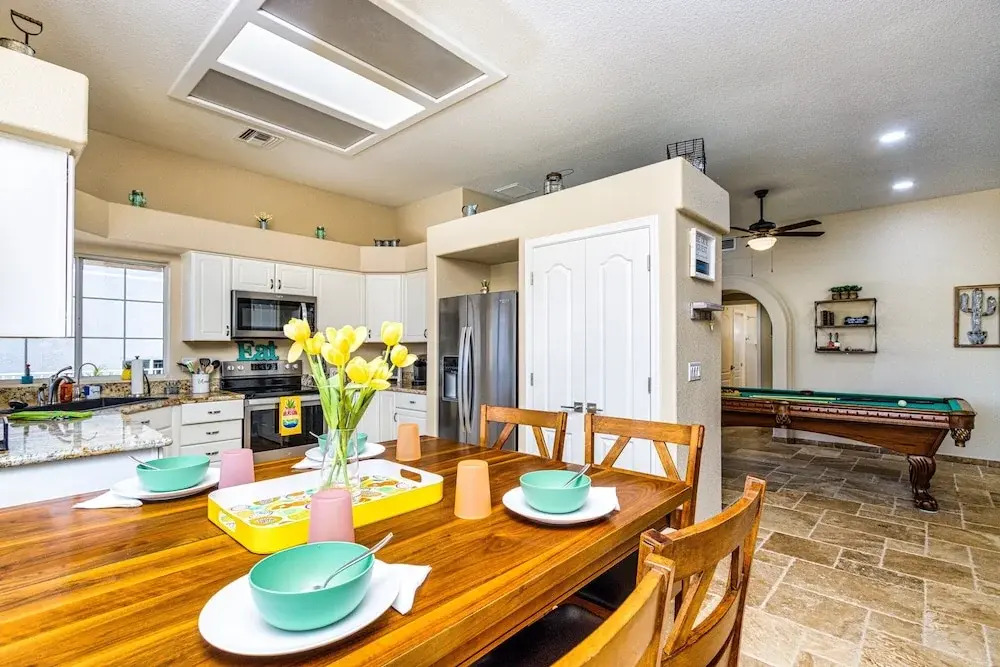 Tropic Paradise 3 bed + 3 Bath Pool Home