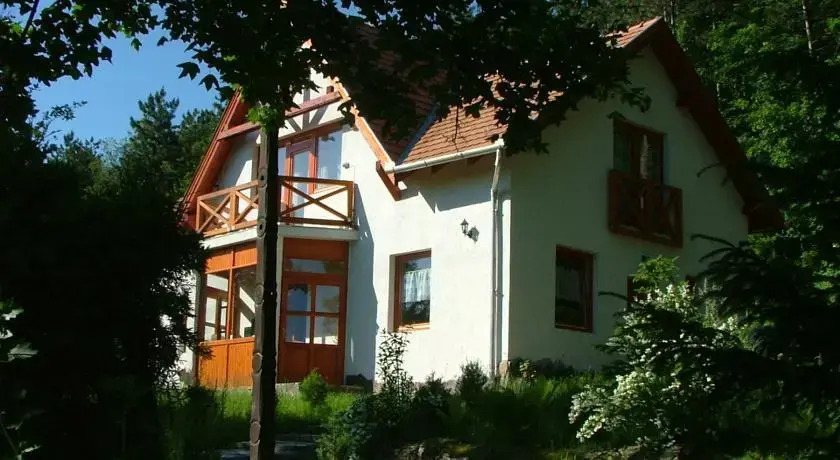 Szarvas Panzió