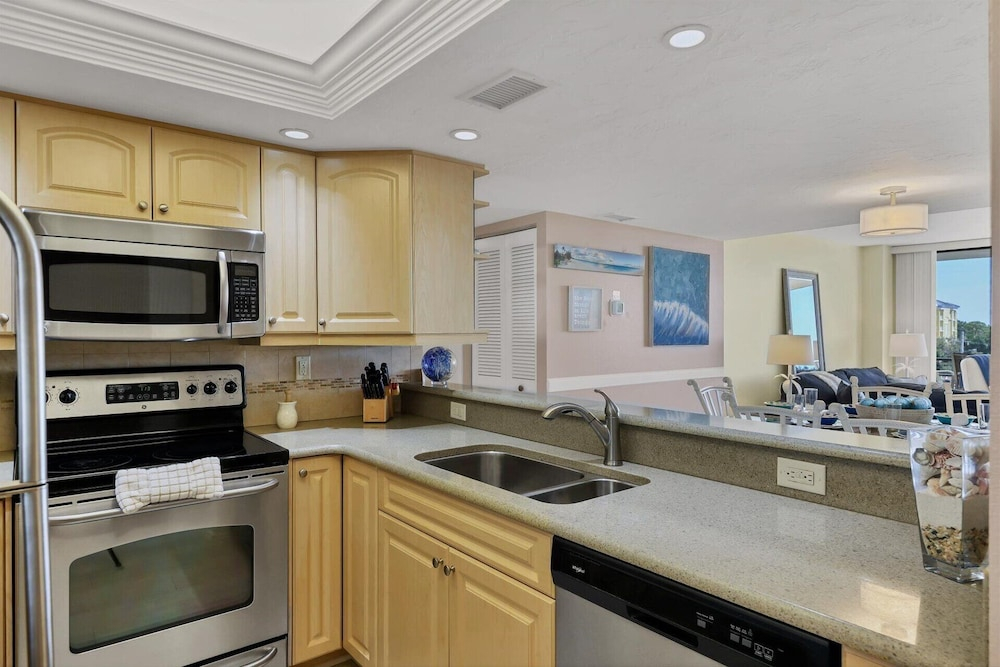 Anchorage Resort 5th Floor 2 Bedroom Condo With Beach Access 0888