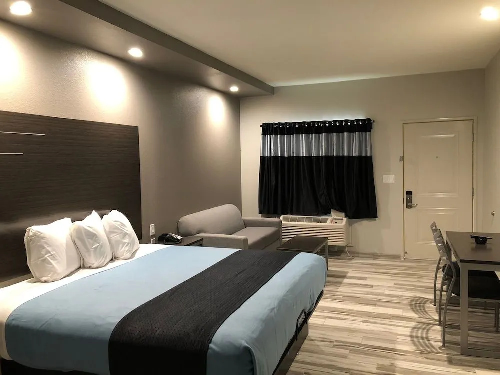Crystal Inn