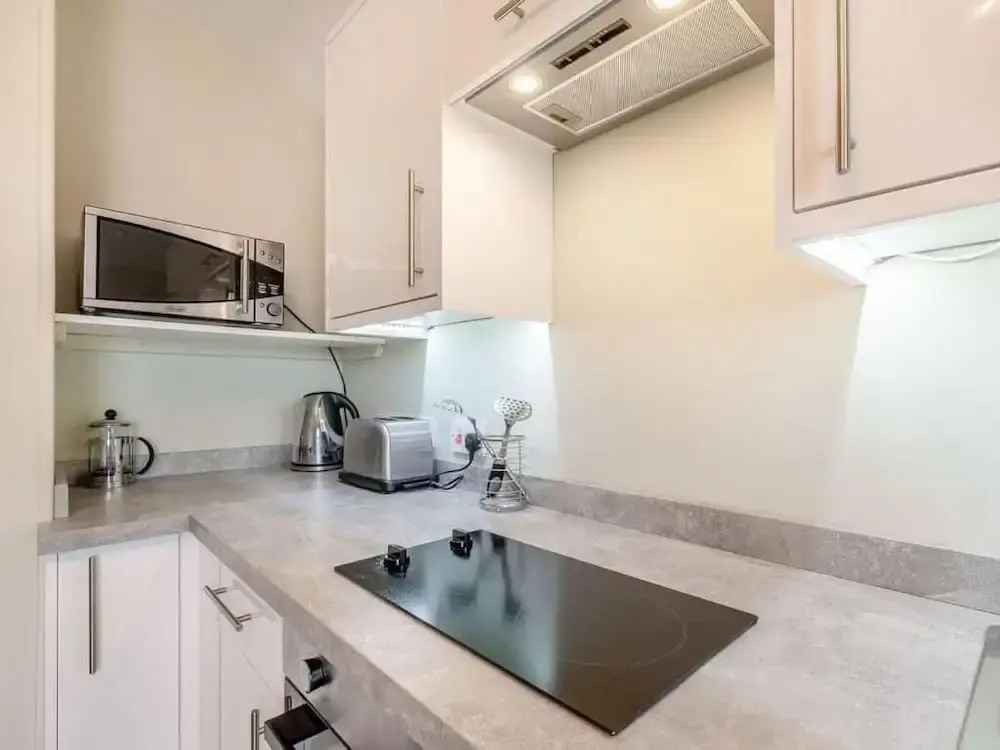 Apartment 5