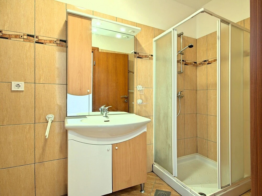Well Maintained Apartment With Shared Pool With Children's Pool, 2 km From the Beach