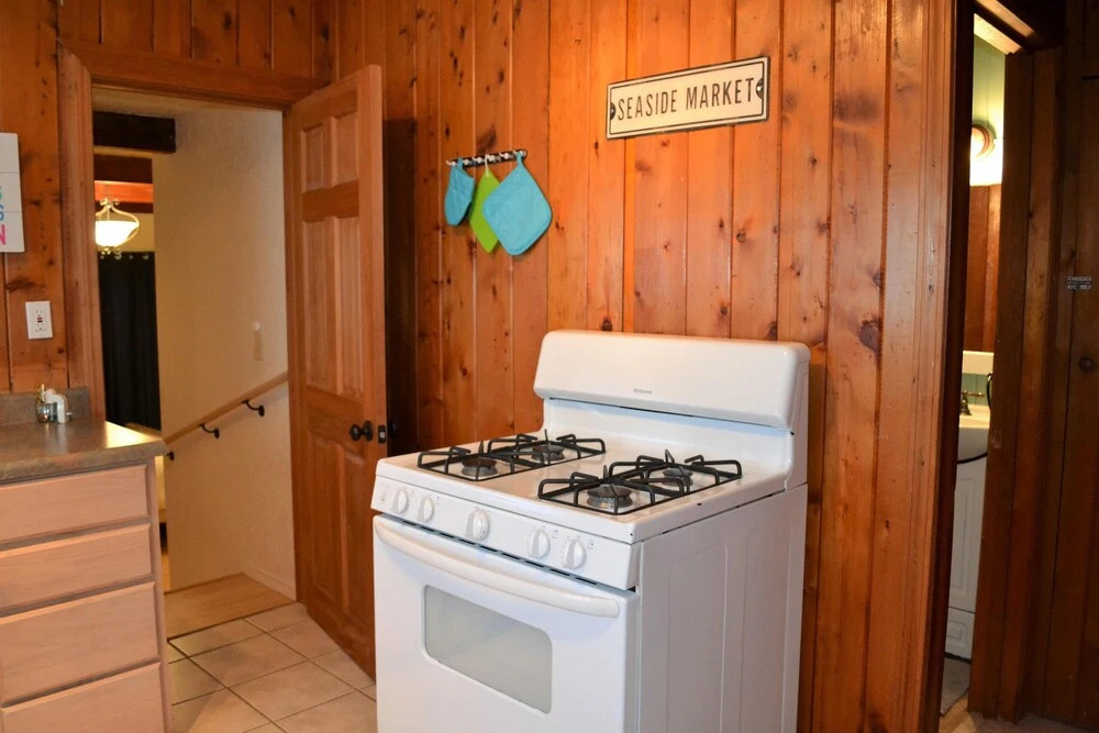 131 4th Ave Unit B