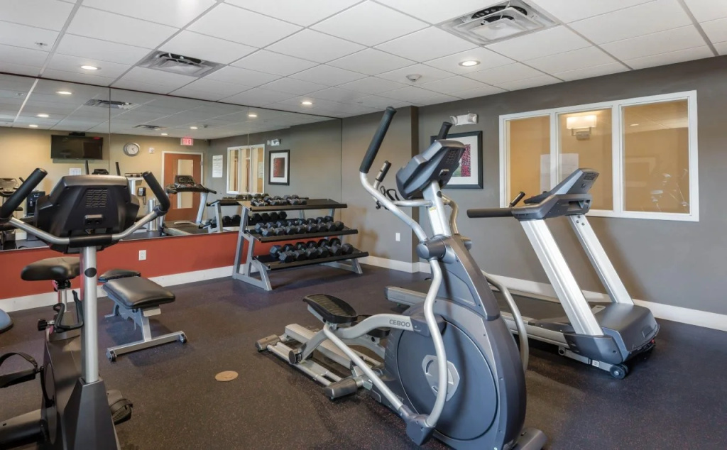 Holiday Inn Express & Suites Lantana by IHG