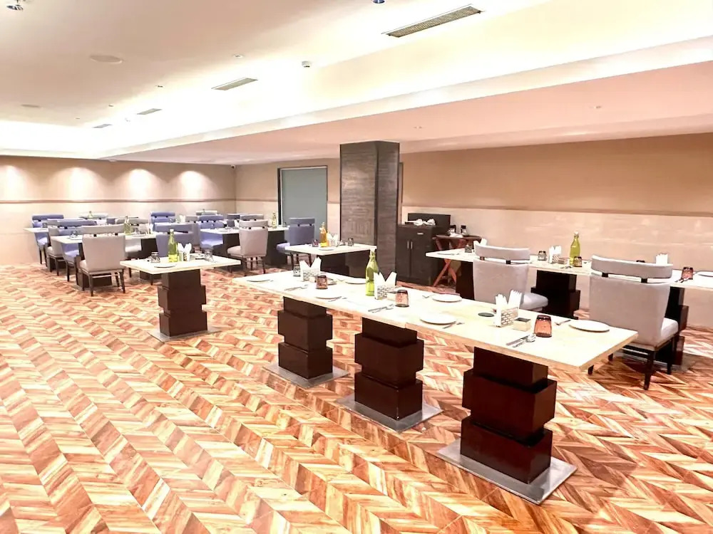 ASTER GRAND BY ZENQ Saket