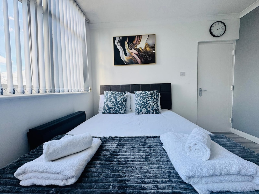Home Studio  Free Parking Prime Location