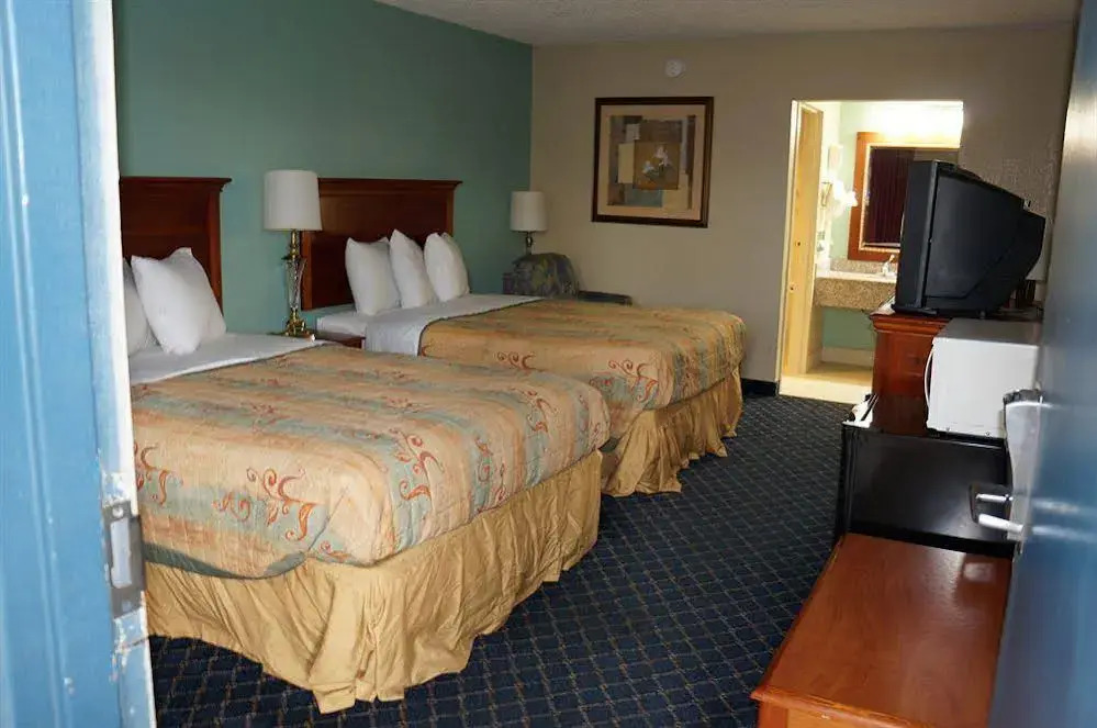 Super Inn & Suites