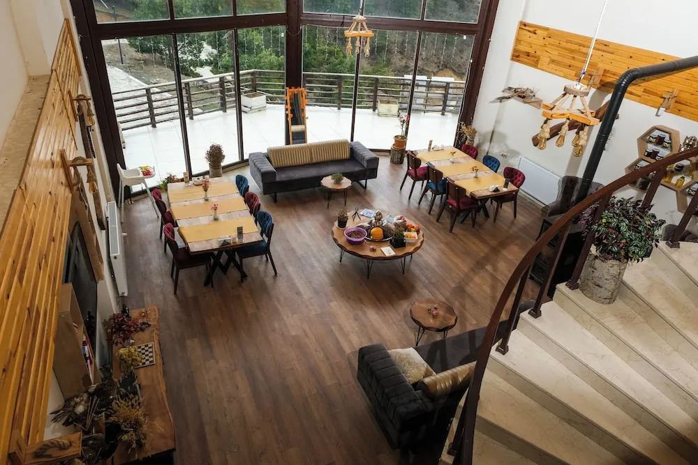 Savsat Kosk Otel