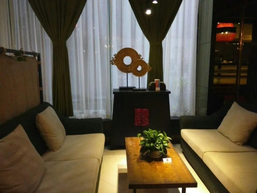 Leju Hotel (Jiaozuo Dongfanghong Square)