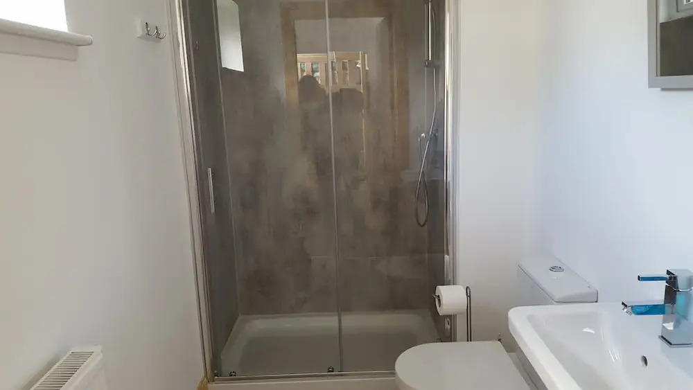 Helmsdale Lodge - all rooms en-suite