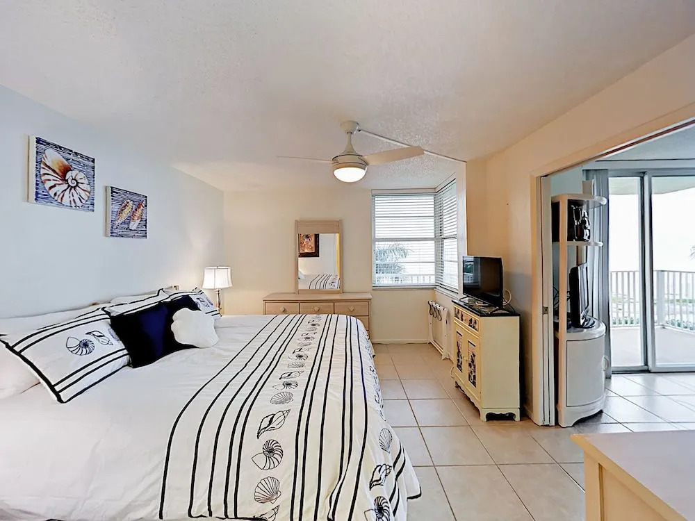 7300 Estero Blvd Condo Unit 405 1 Bedroom 1 Bathroom Condo