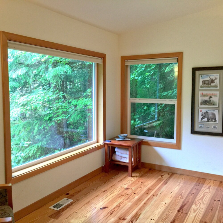 Mt Baker Rim Cabin 70 A pet Friendly Vacation Home With a hot tub and Wifi
