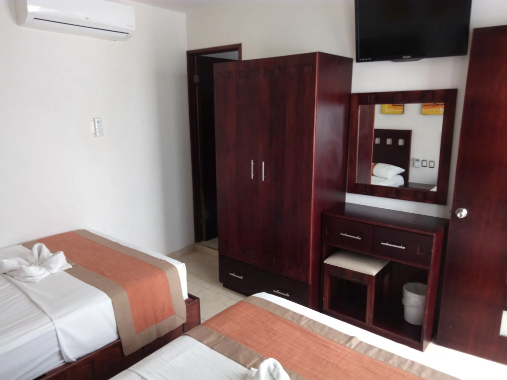 Playa Linda Hotel