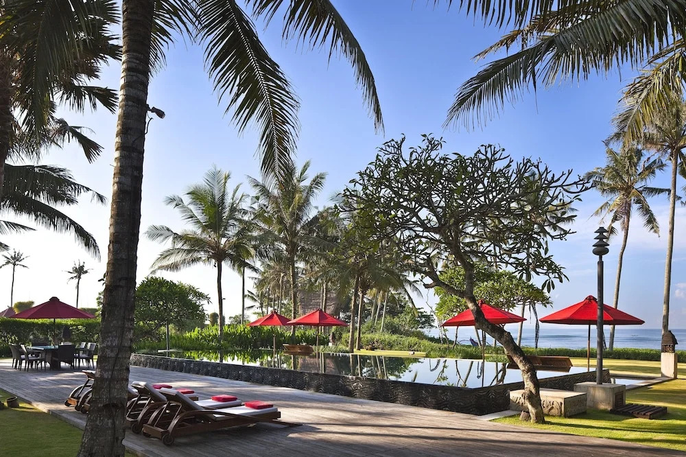 Ombak Luwung Beachfront Estate