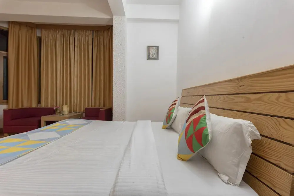 OYO Home 18284 Premium Stay
