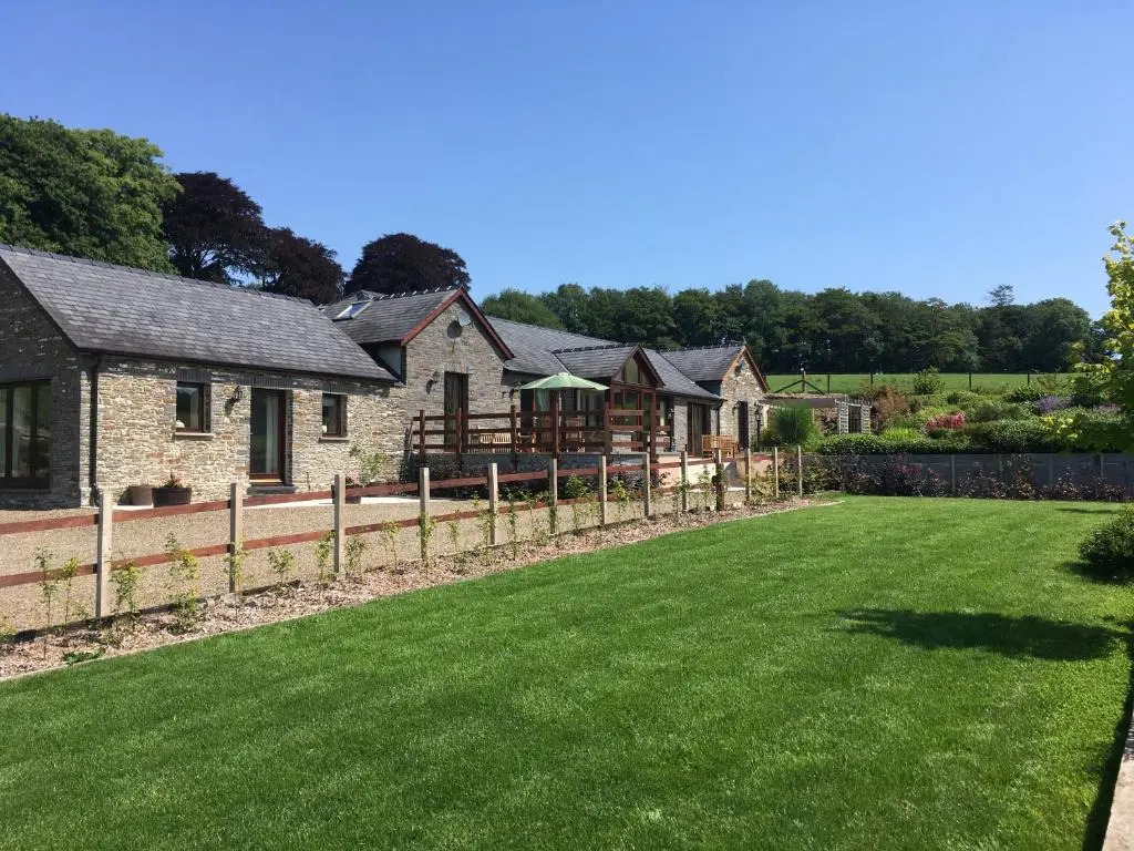 Neuadd Villa