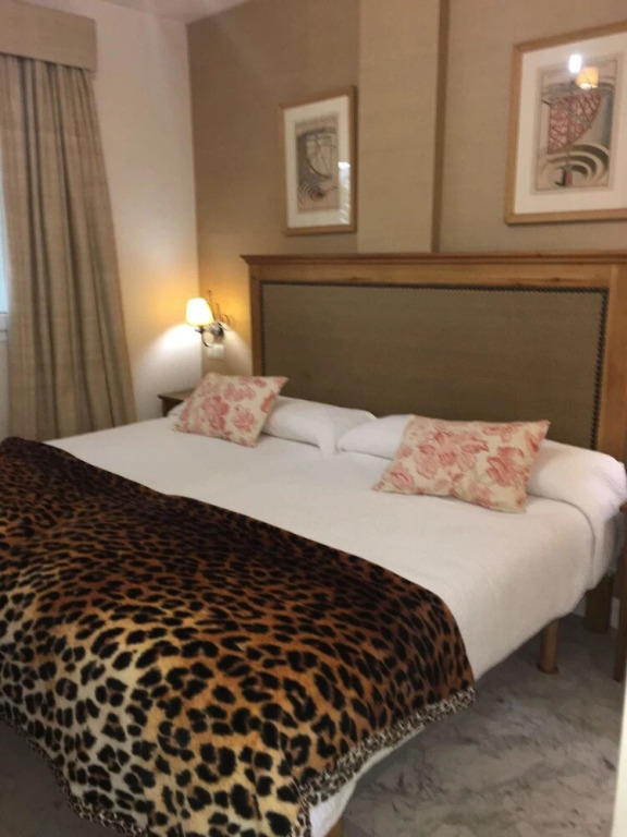 Apartment With 2 Bedrooms in Marbella, With Pool Access, Furnished Ter