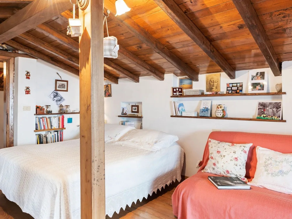 Hill-view Holiday Home in Camaiore With Private Garden