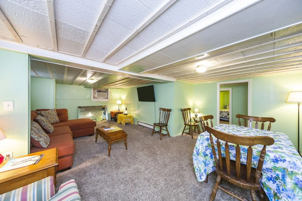 Rustic Beach Front Apt - Cozy And Right On The Beach 2 Bedroom Apts