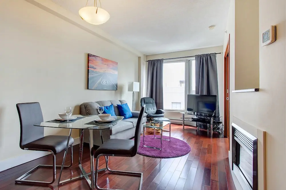 Downtown Suites by Hometrotting