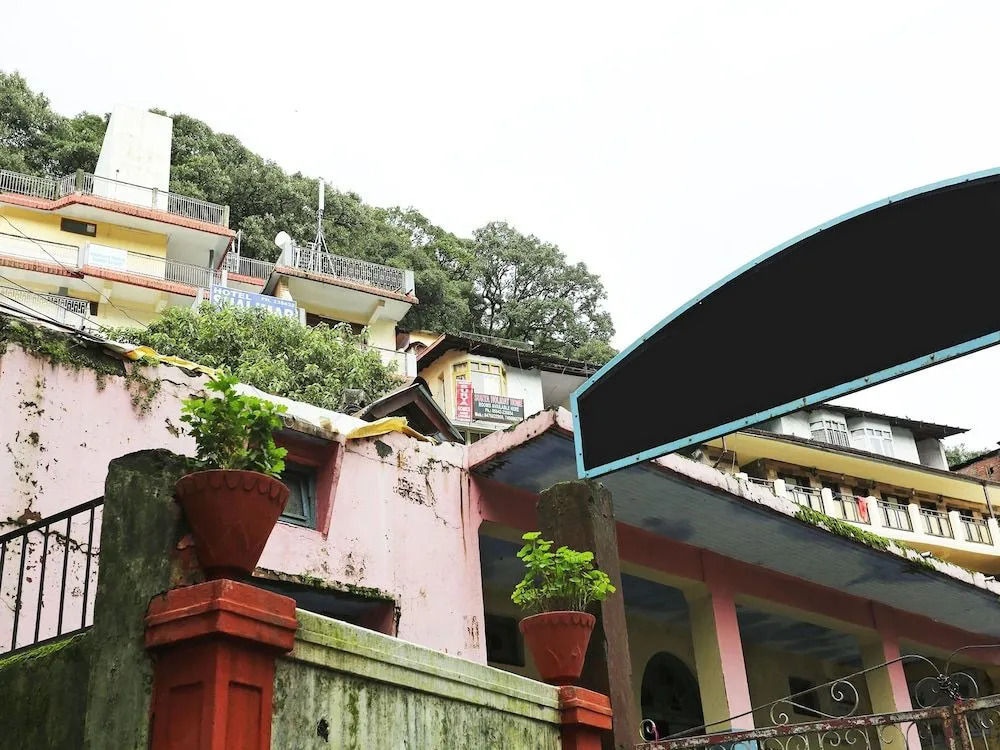 OYO 16561 Surya Holiday Home