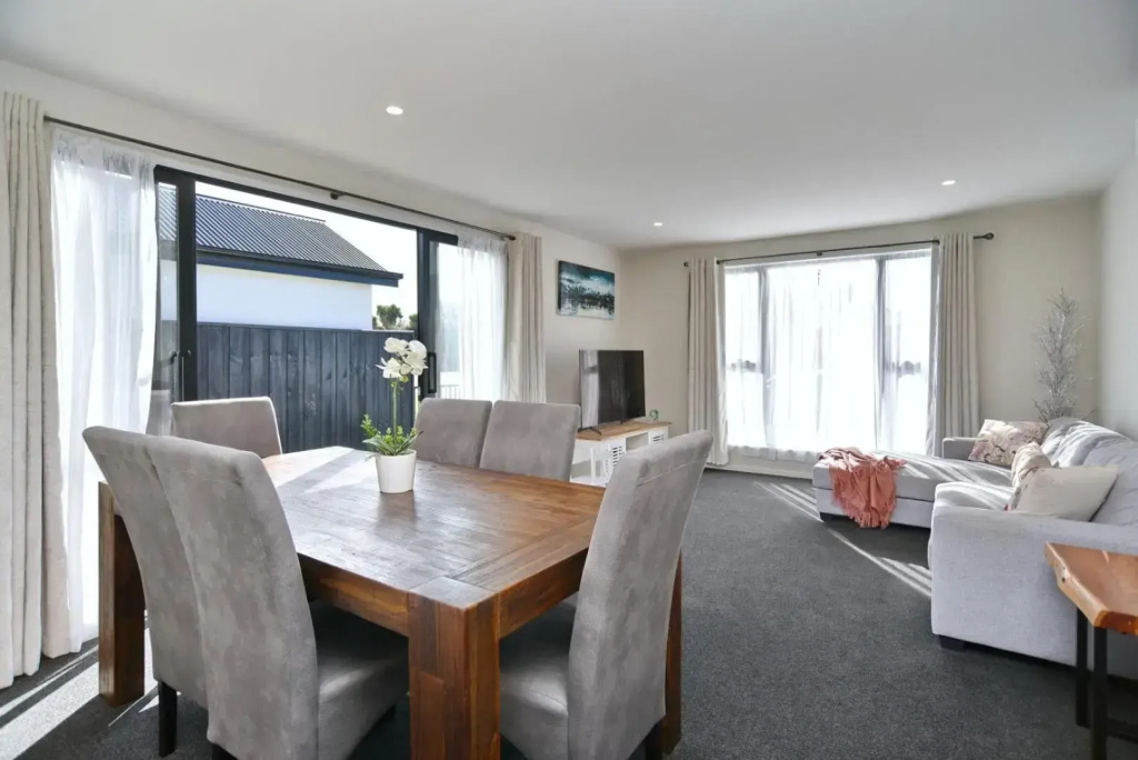 Thomas Townhouse - Christchurch Holiday Homes