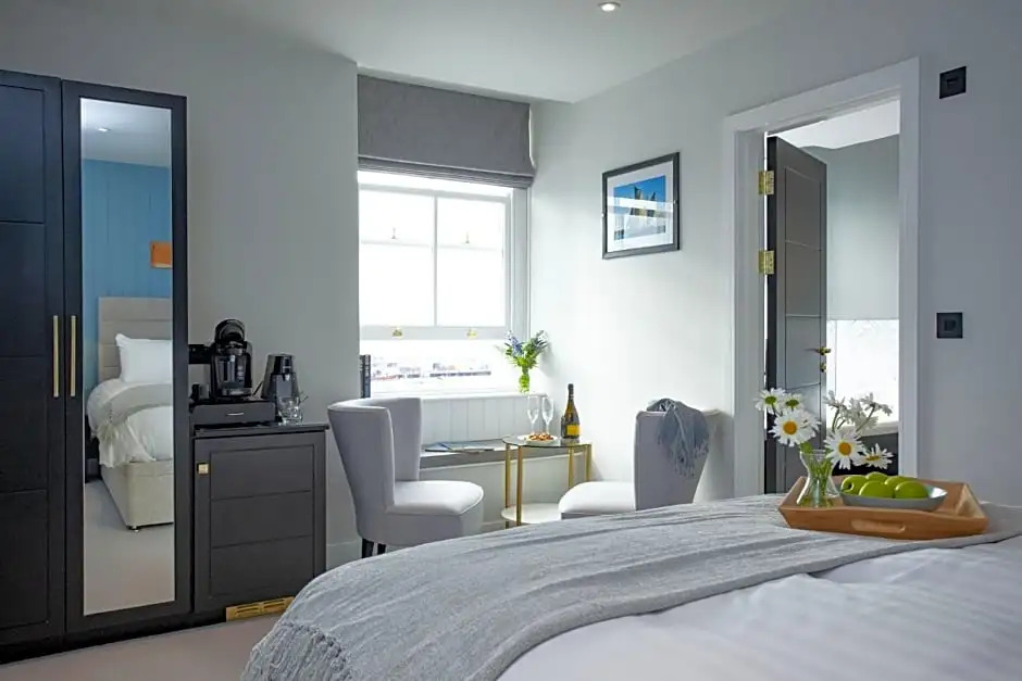 Leader Suite
