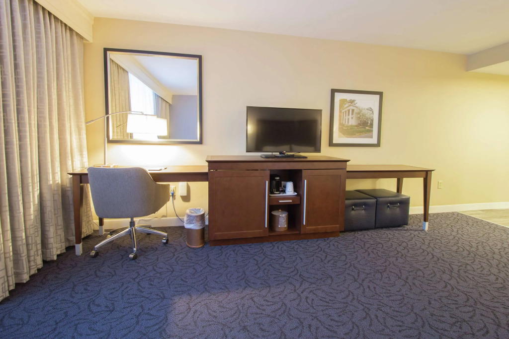 Hampton Inn & Suites Cazenovia, NY