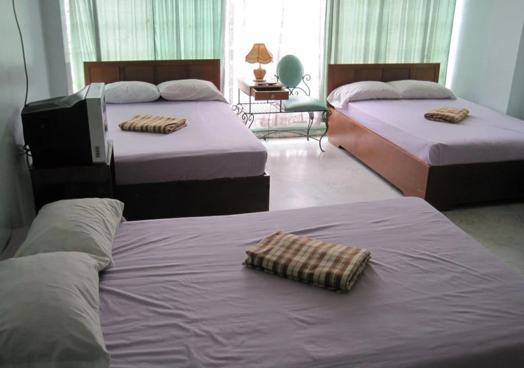 V Hotel and Apartel