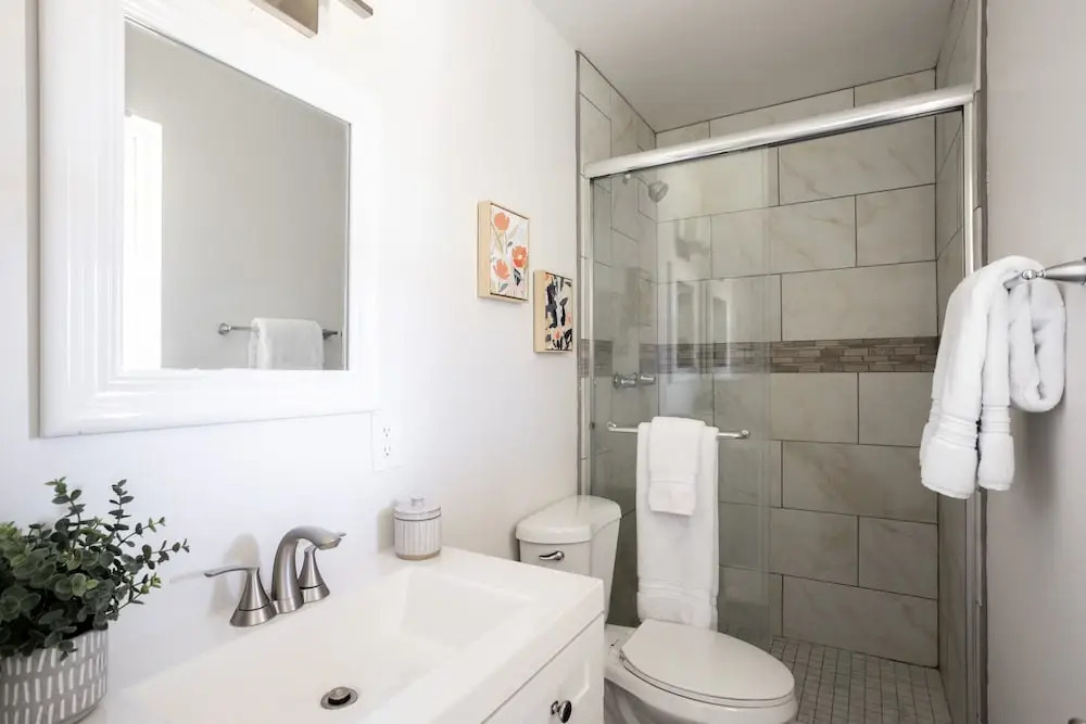 Central & Contemporary Getaway W/ Backyard Oasis 4 Bedroom Home