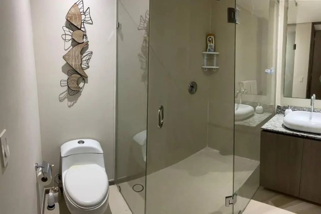 Luxurious First-Floor Apartment in Isla Residences