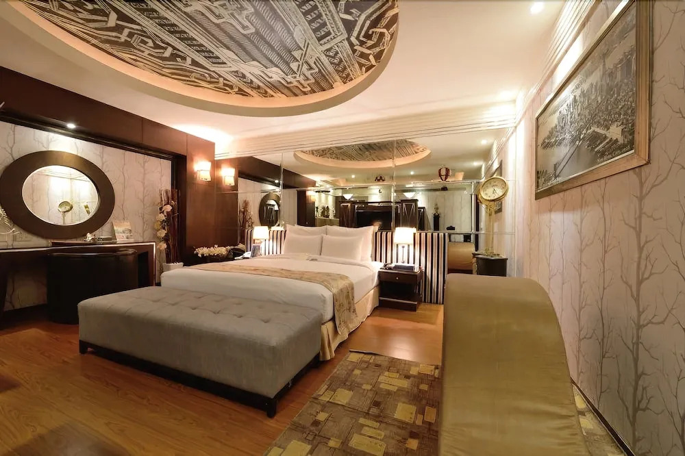 Eden Exoticism Planet Hotel