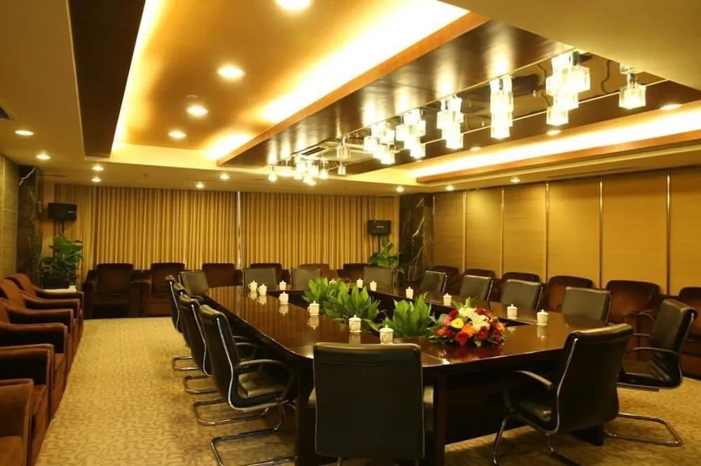 Fengdu Holiday Hotel