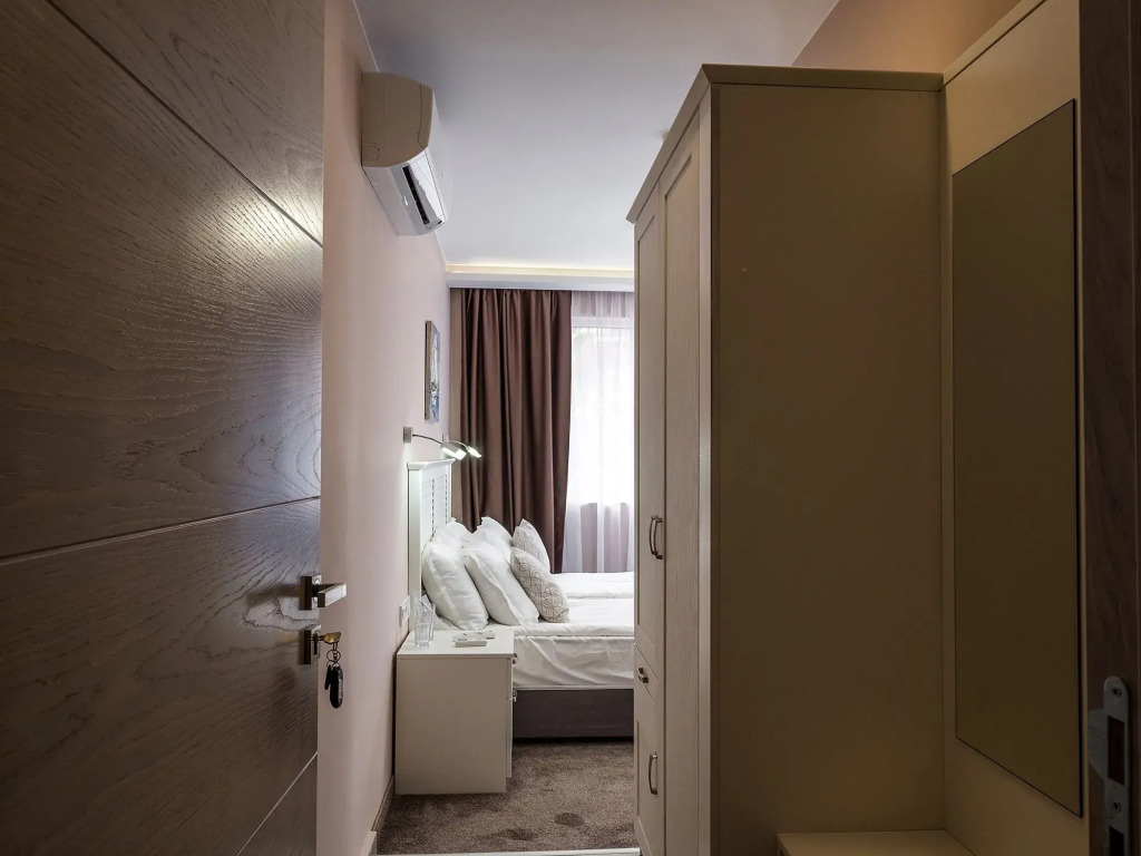Caro Aparthotel
