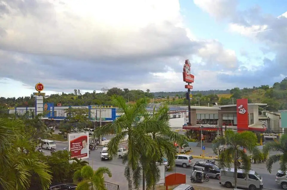 Furnished House in Calapan City Subdivision near ROBINSON/XENTRO Mall