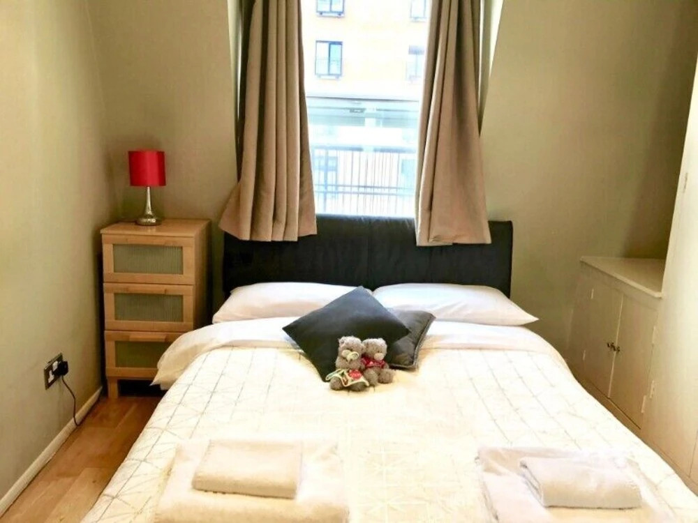 Beautiful & Bright Apartment Next To Museums