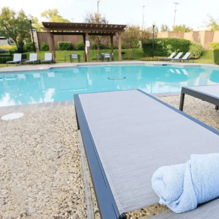 Landing Amazing 1bd, Clubhouse, Pool
