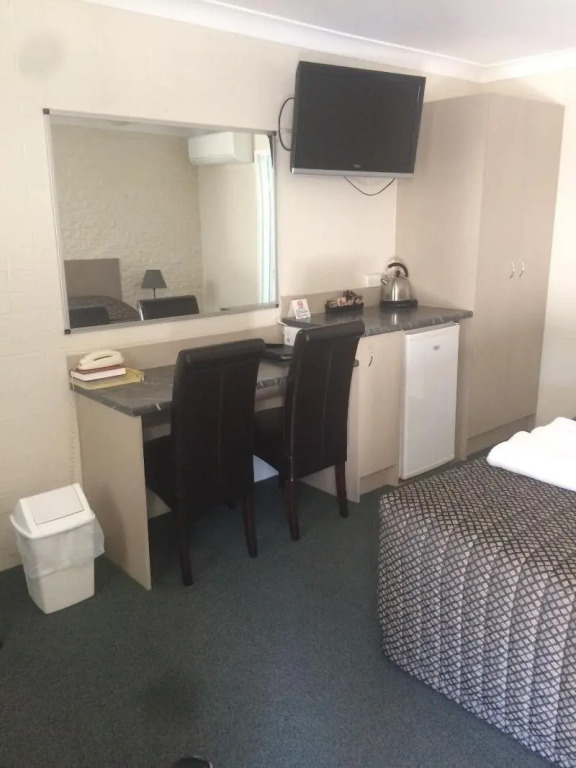 Alexander Motor Inn