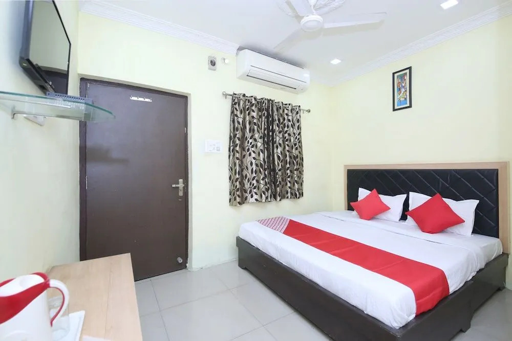 OYO Flagship 26160 Hotel Multi Star